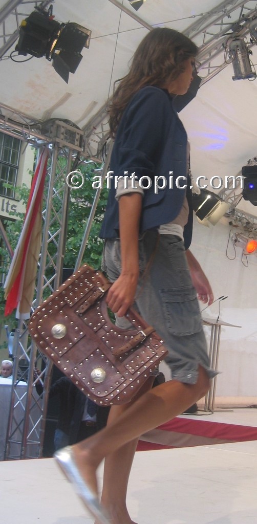 ../Images/krefash3 037b.jpg